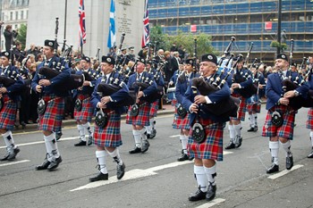 Strathclyde Fire Brigade Pipe Band - Remembrance Sunday Glasgow 2011