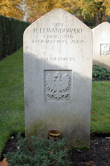 Pawel Lewandowski Polish War Grave