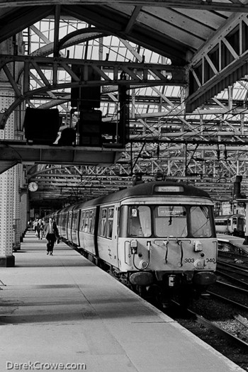 Class 303 Glasgow Central Station 1990 British Rail